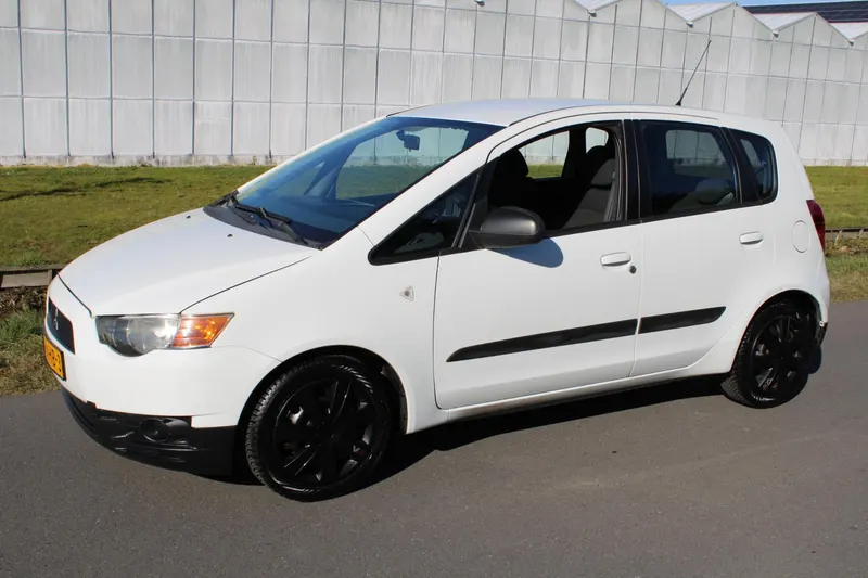 Mitsubishi Colt (2010)