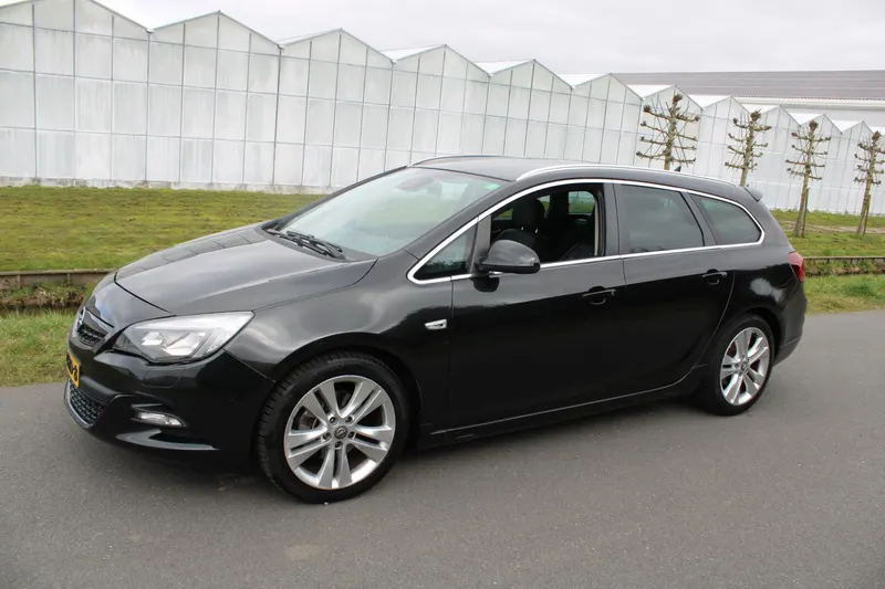 Opel Astra Sports Tourer (2012)