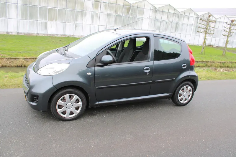 Peugeot 107 (2011)