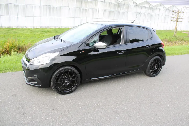 Peugeot 208 (2016)