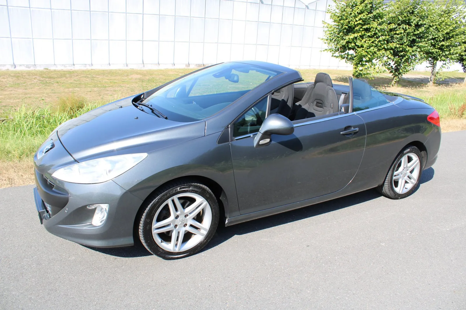 Peugeot 308 (2010) — foto 1