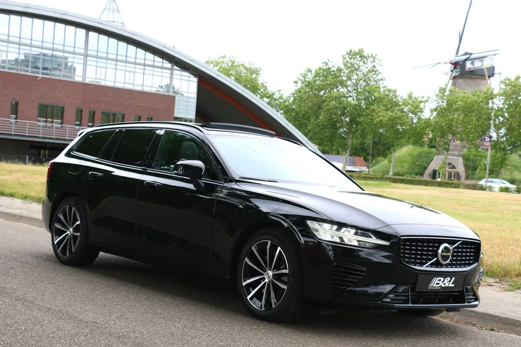 Volvo V60 (2022) — foto 1