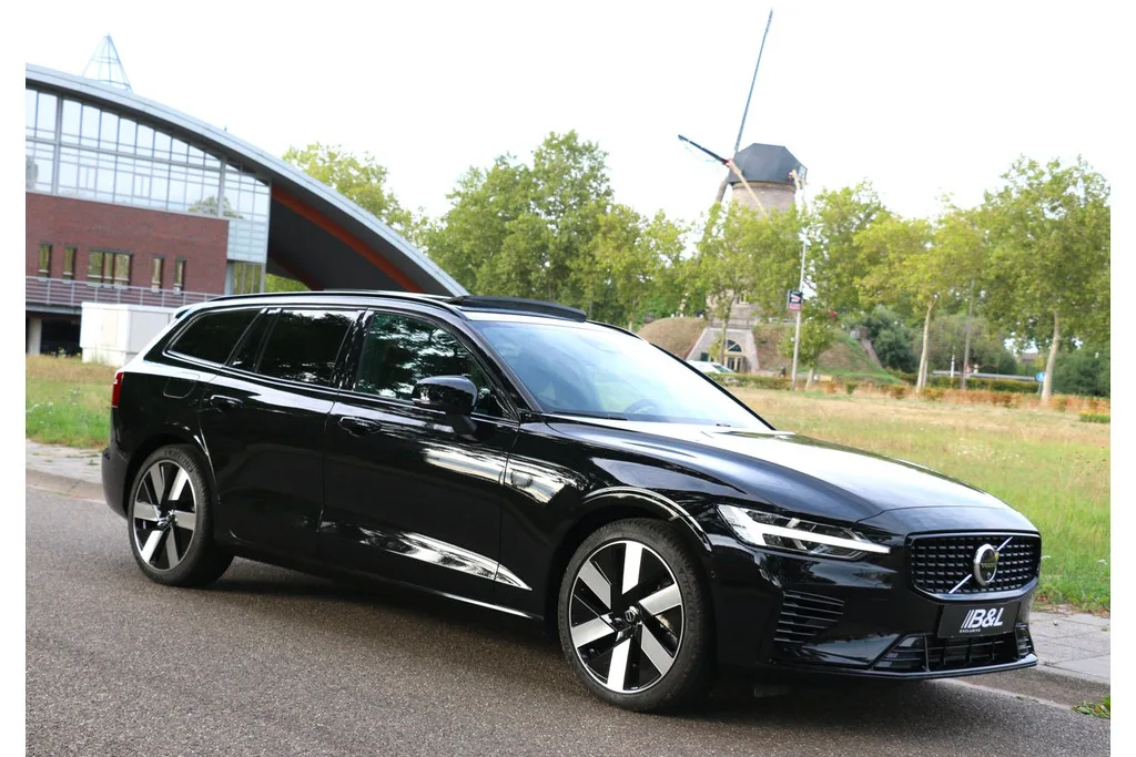 Volvo V60 (2024) — foto 1