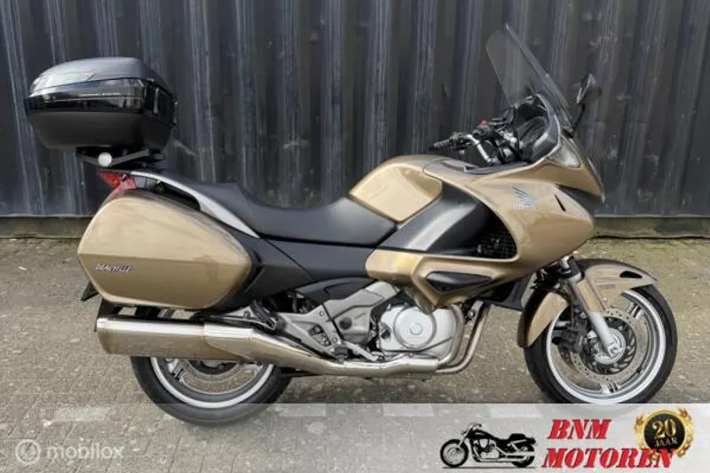 Honda NT 700 Deauville (2006)