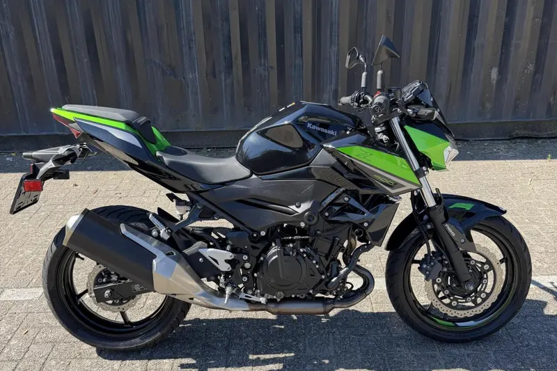 Kawasaki Z400 (2023)
