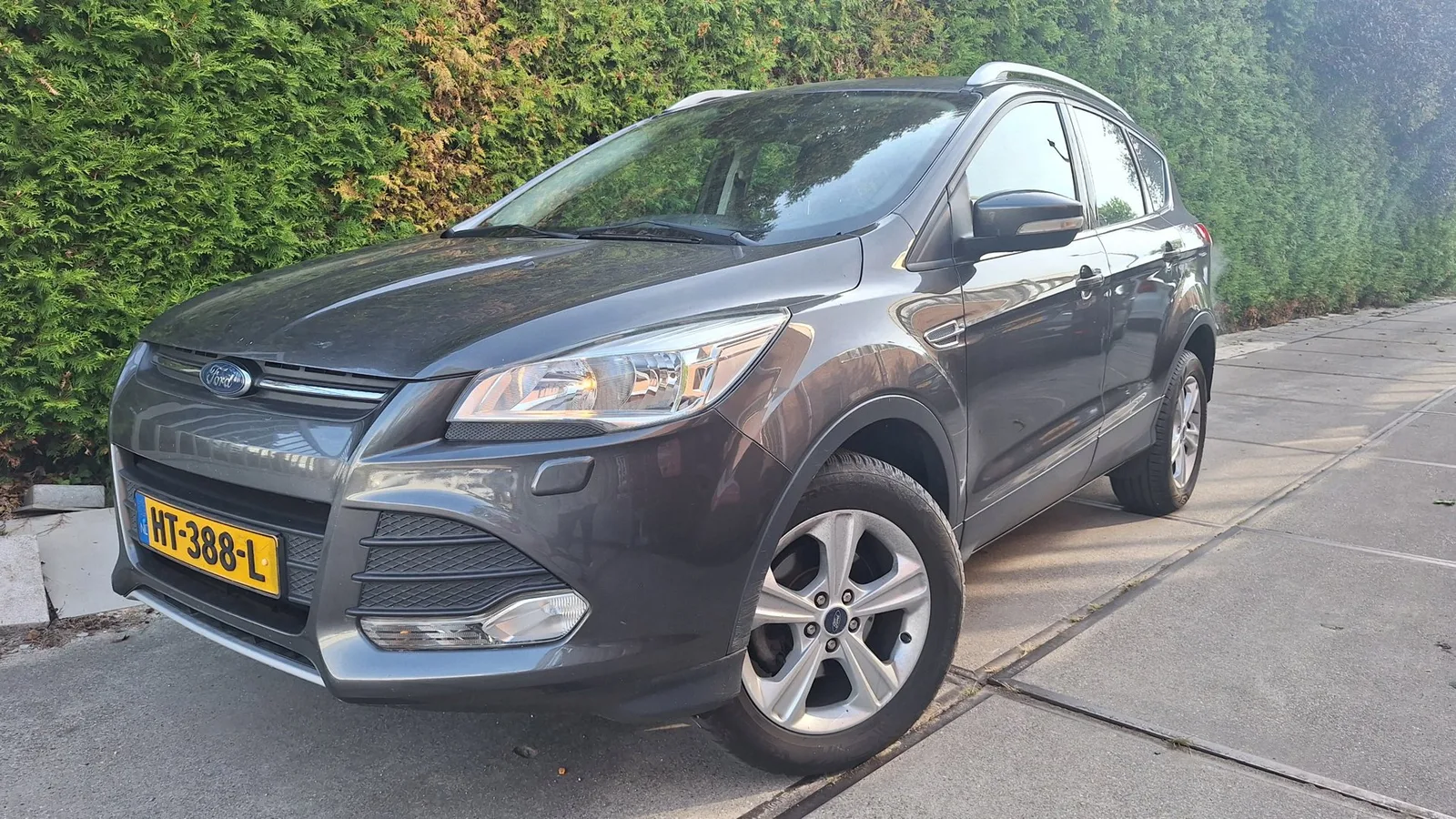 Ford Kuga (2016) — foto 1