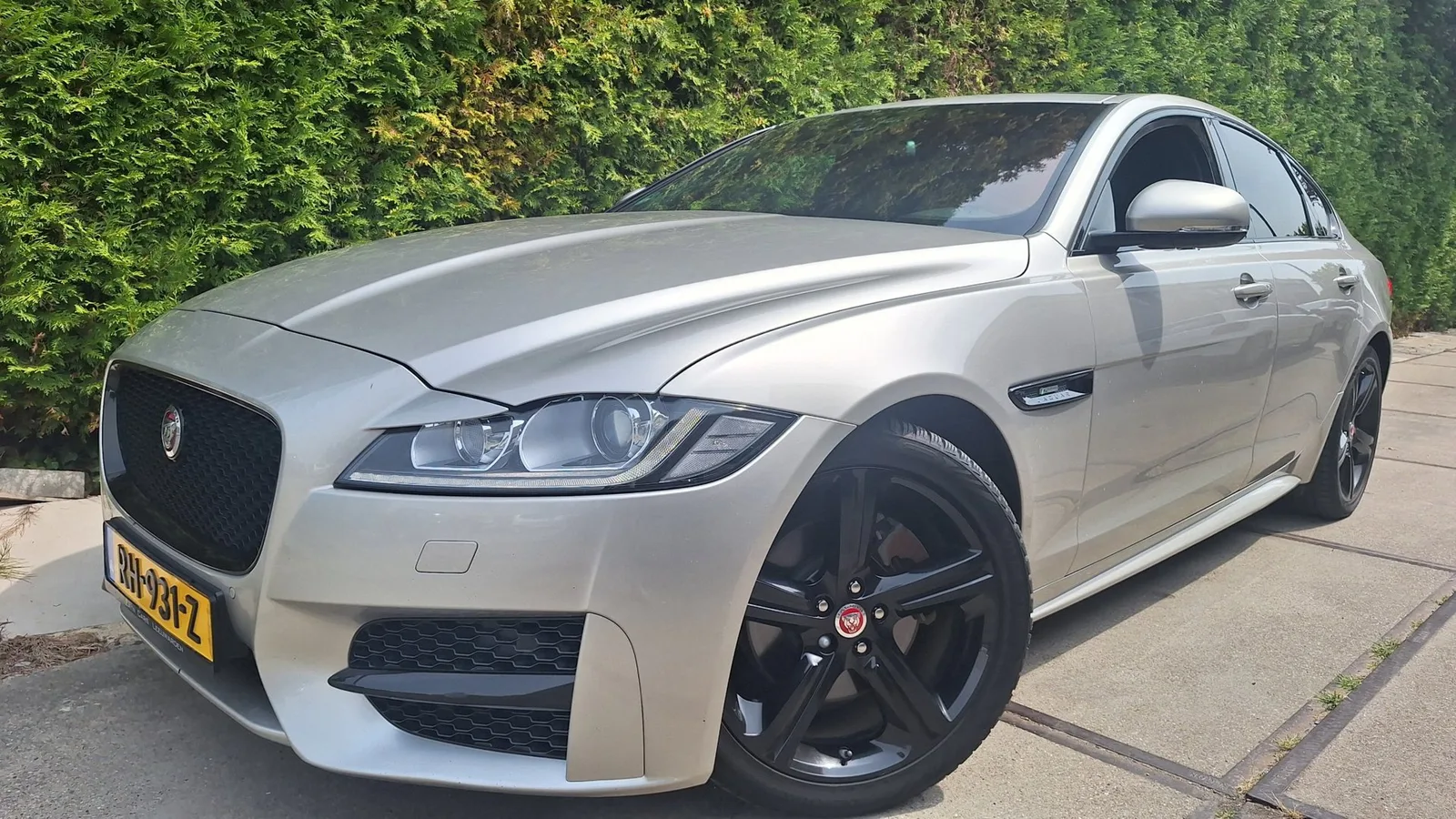 Jaguar XF (2018) — foto 1
