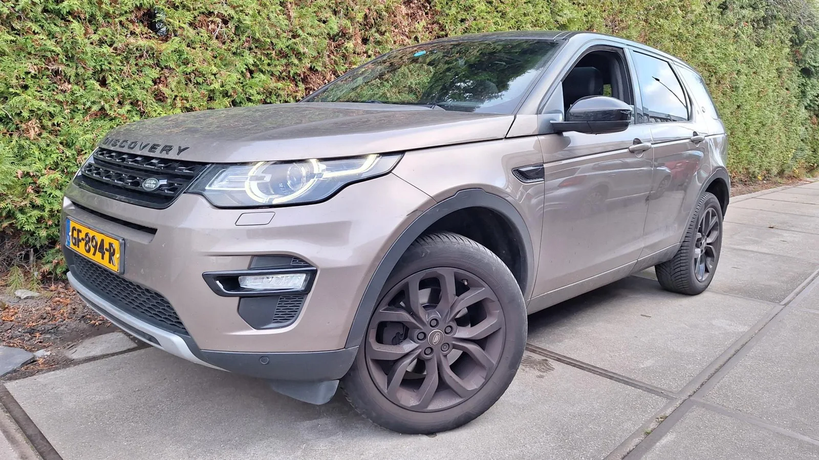 Land Rover Discovery Sport (2015) — foto 1