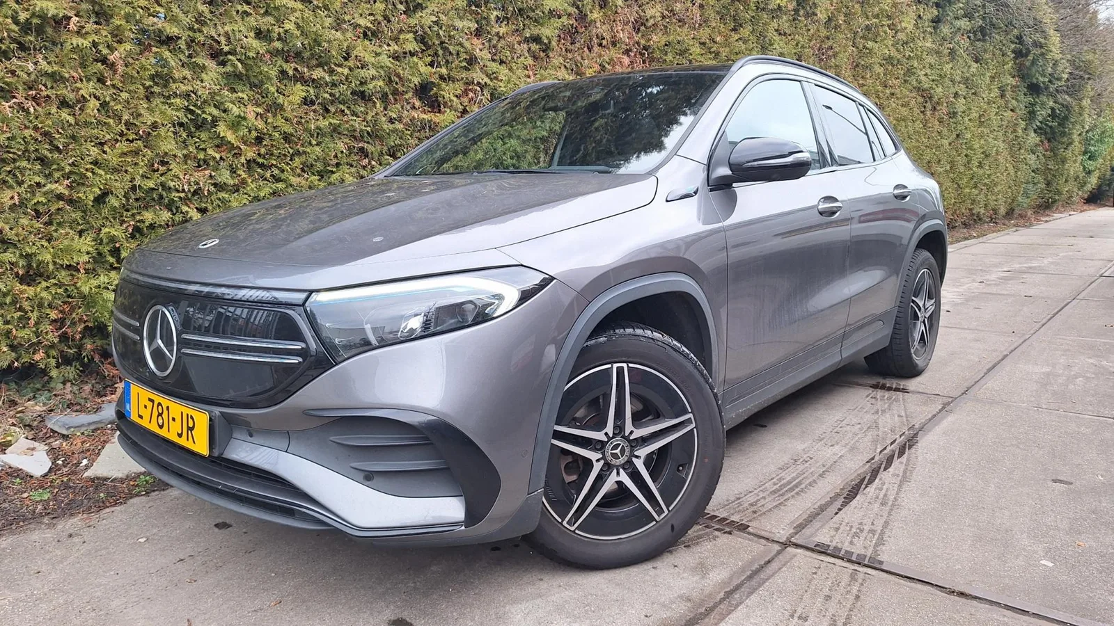 Mercedes-Benz EQA (2021) — foto 1