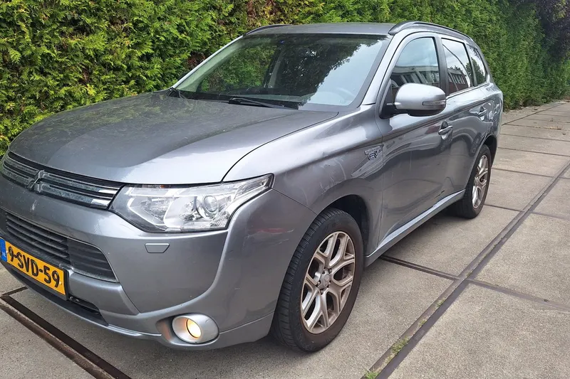 Mitsubishi Outlander (2013)