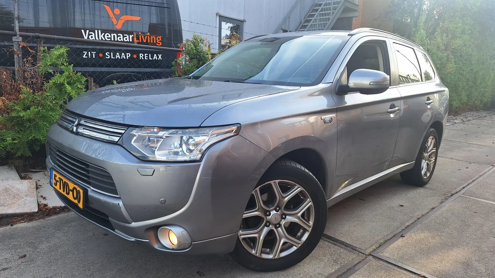 Mitsubishi Outlander (2014) — foto 1