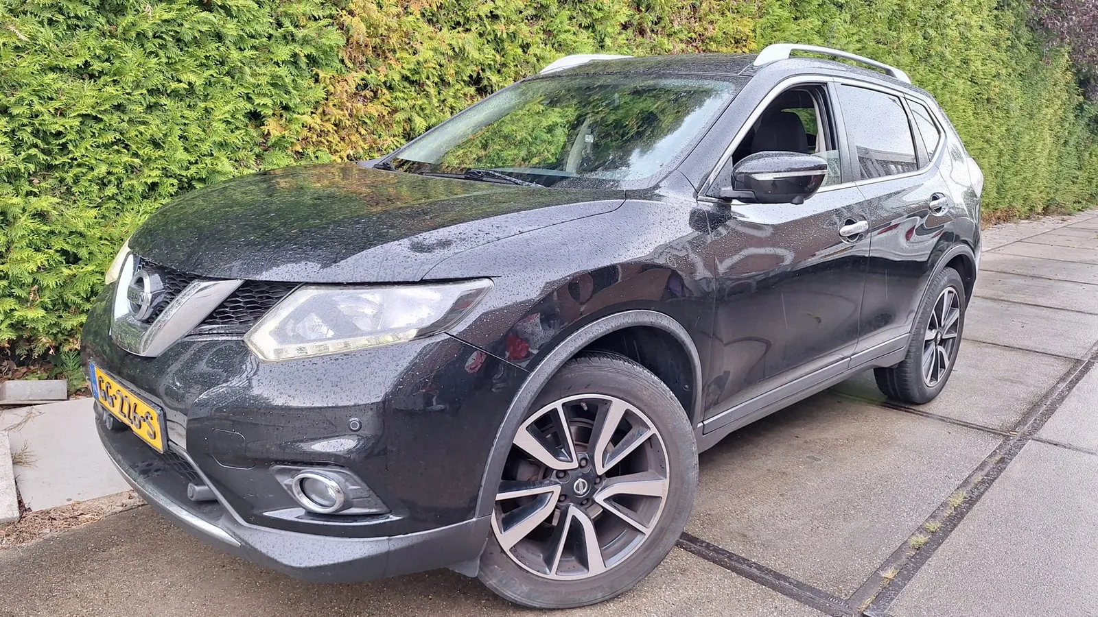 Nissan X-Trail (2015) — foto 1