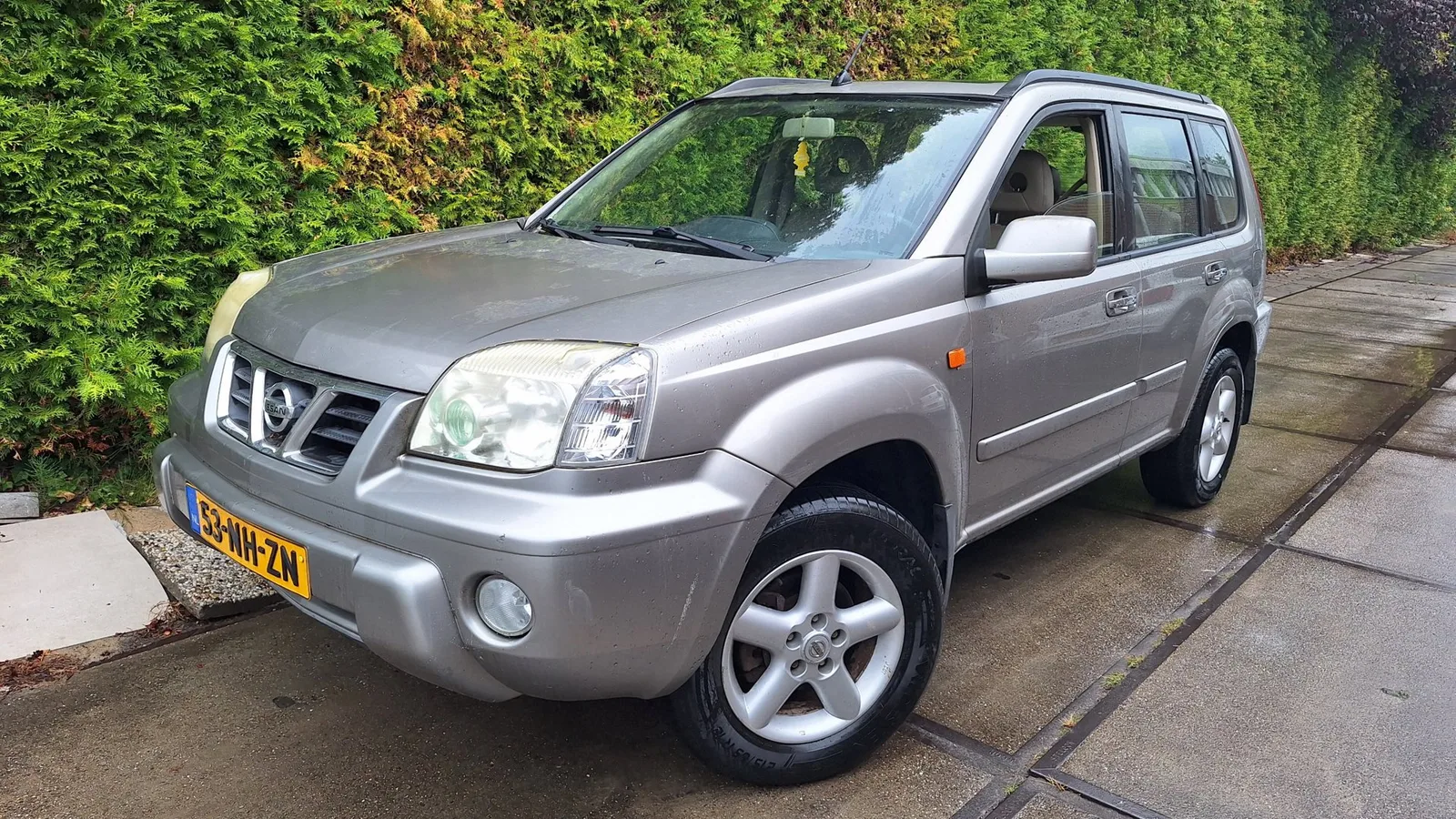 Nissan X-Trail (2003) — foto 1