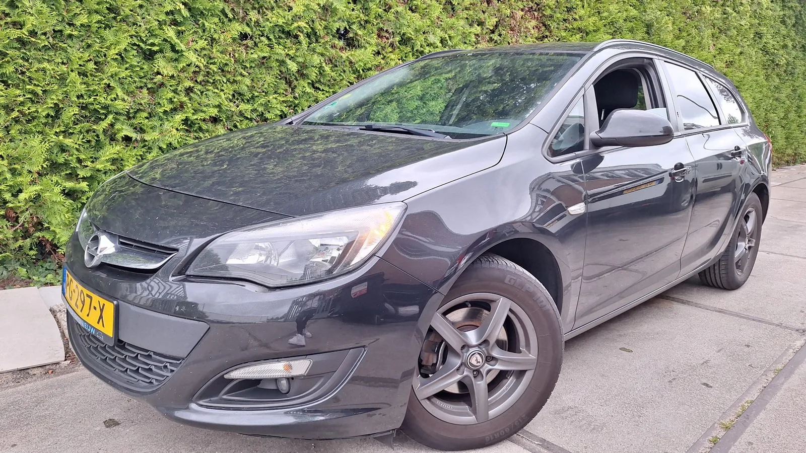 Opel Astra (2015) — foto 1