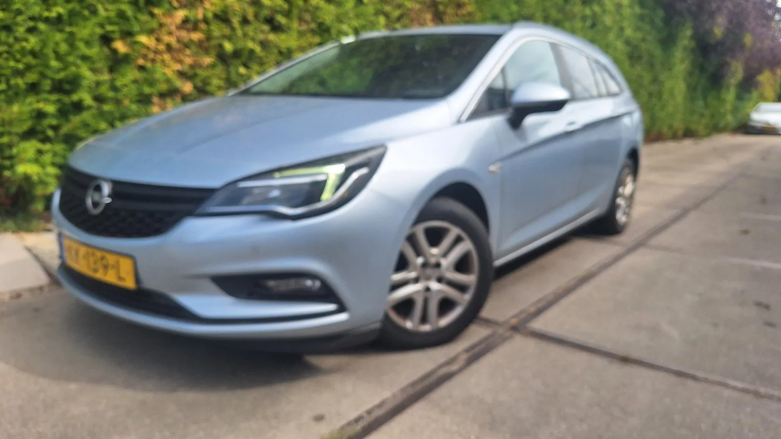 Opel Astra Sports Tourer (2016) — foto 1