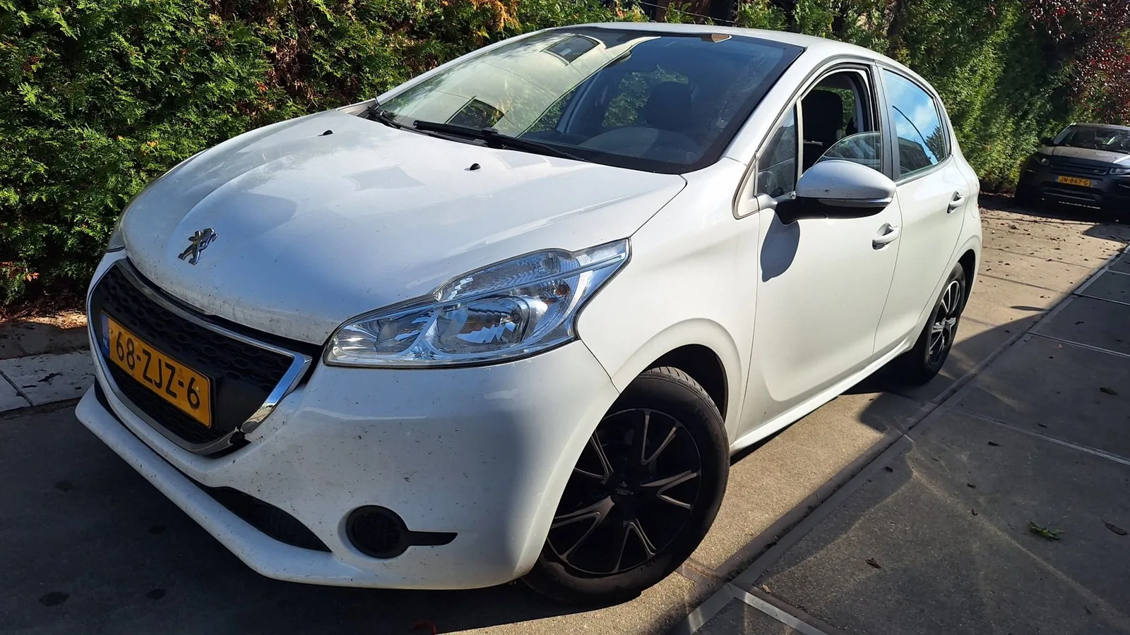 Peugeot 208 (2012) — foto 1