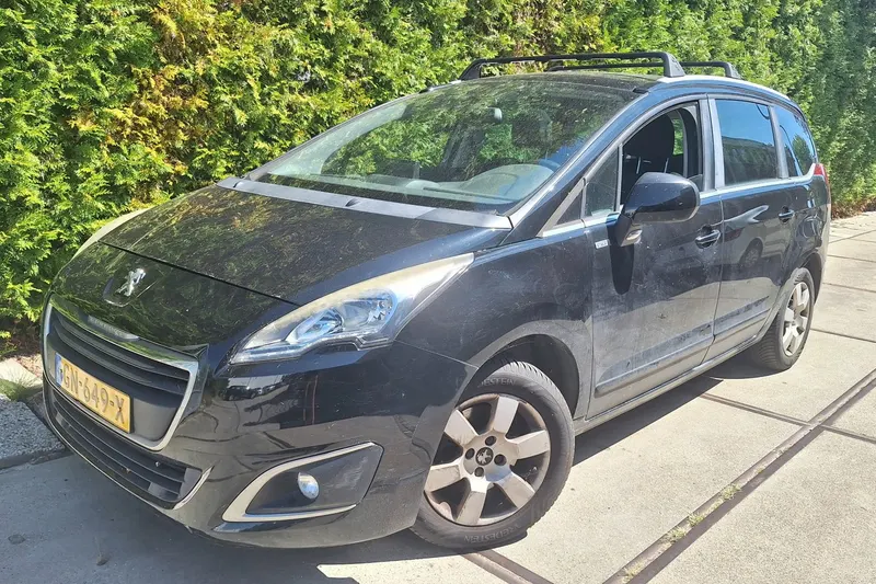 Peugeot 5008 (2015)