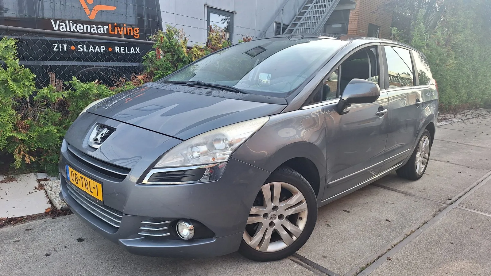 Peugeot 5008 (2012) — foto 1
