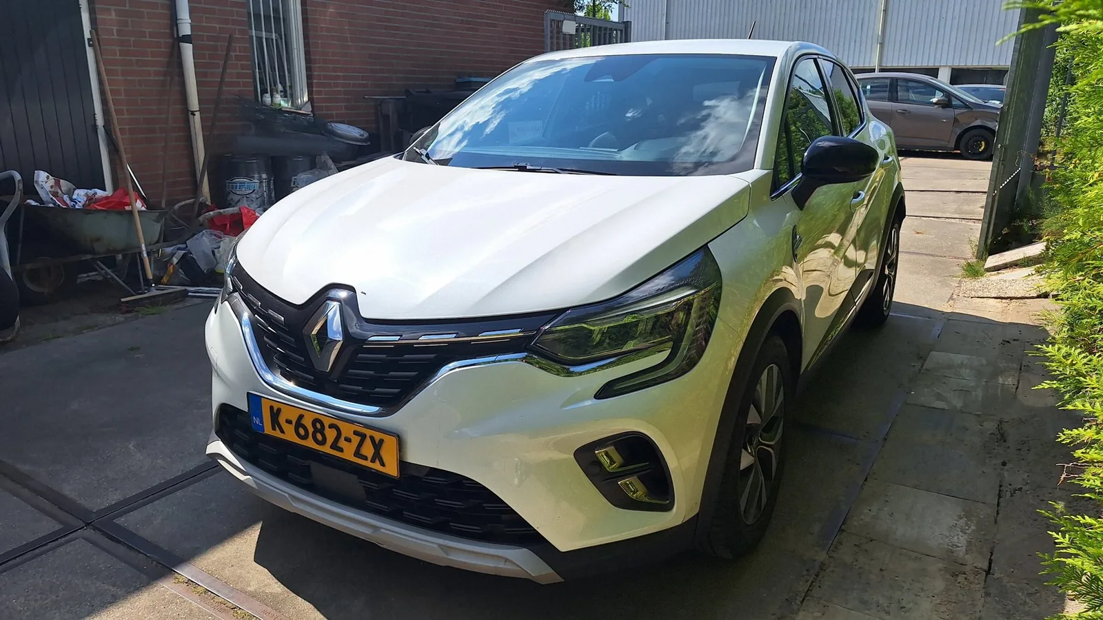 Renault Captur (2021) — foto 1