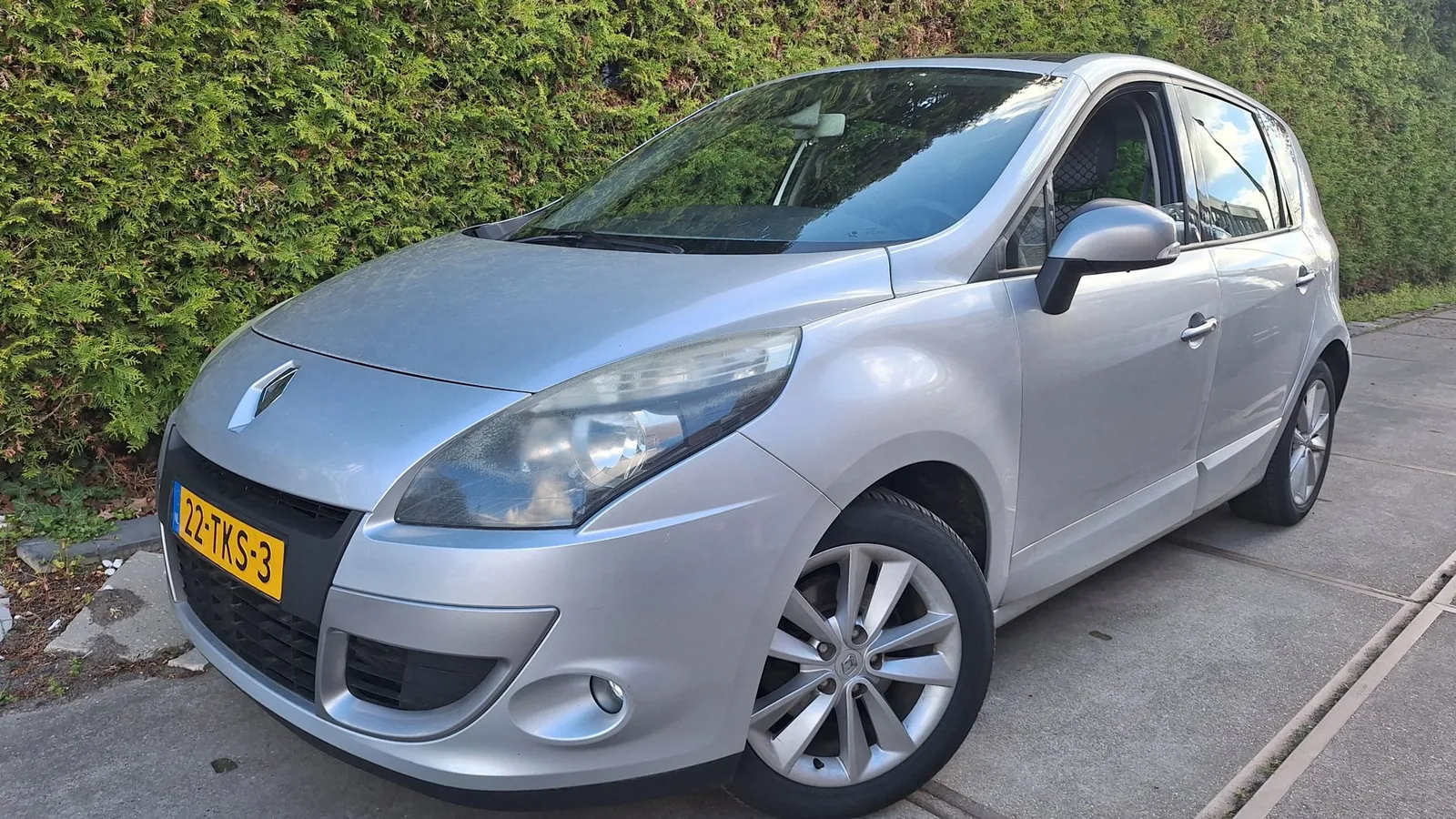 Renault Scénic (2012) — foto 1
