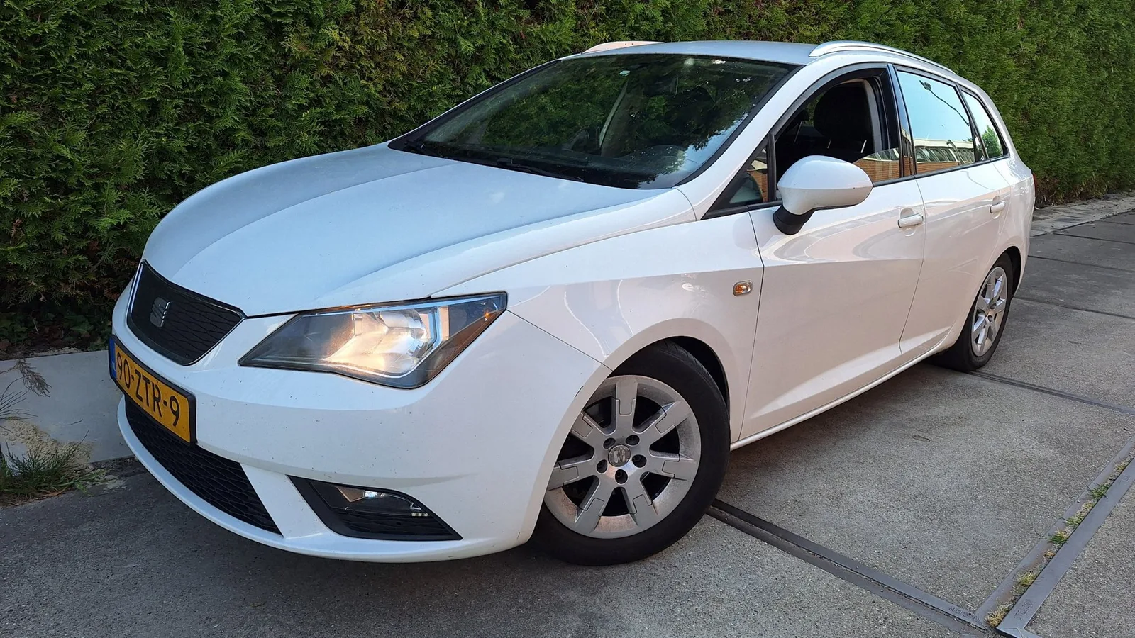 SEAT Ibiza (2013) — foto 1