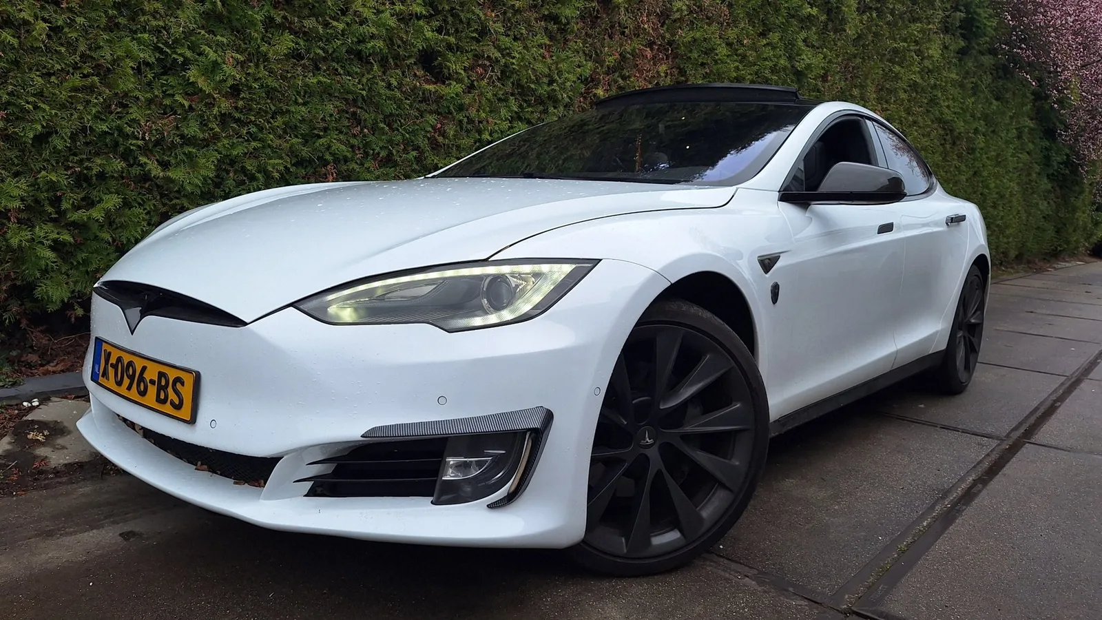 Tesla Model S (2014) — foto 1