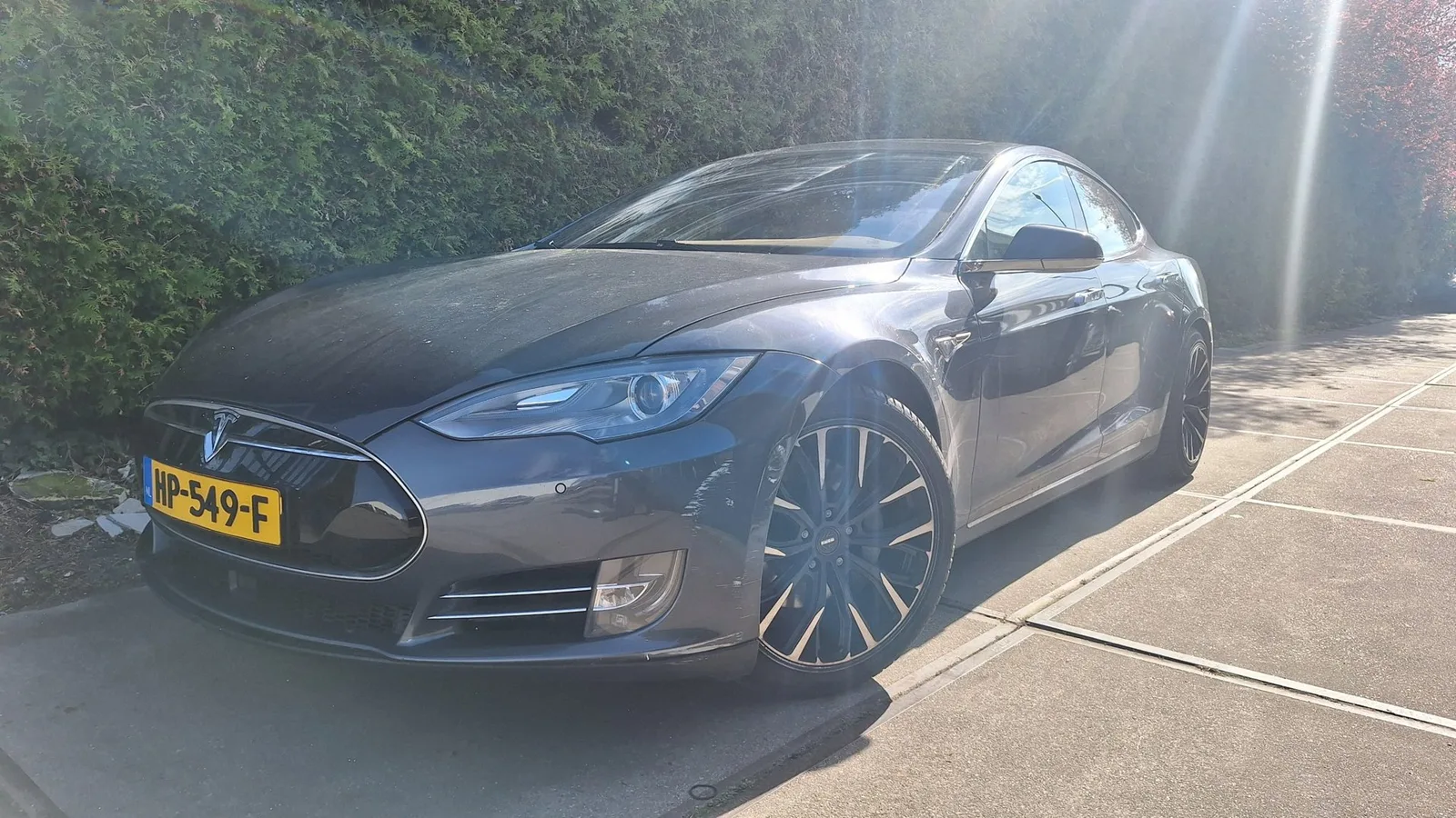 Tesla Model S (2015) — foto 1