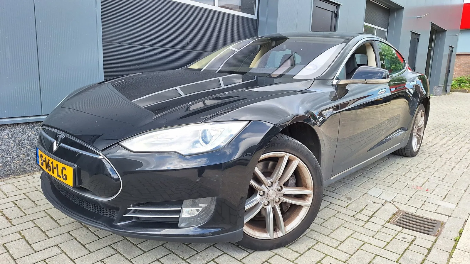 Tesla Model S (2014) — foto 1