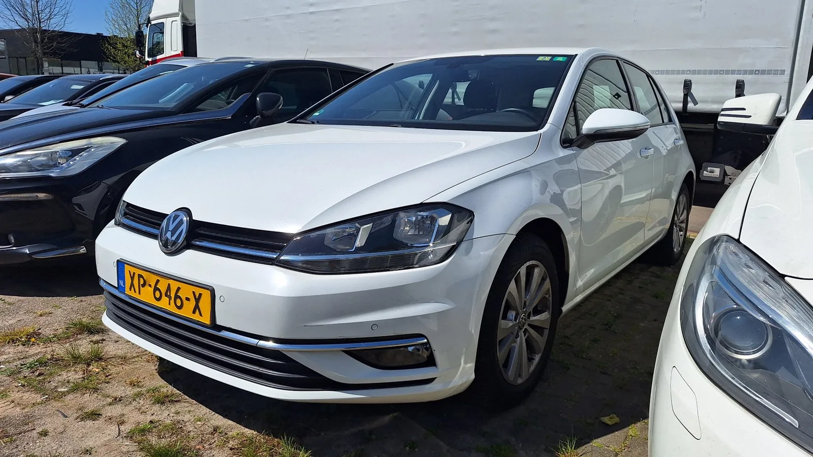 Volkswagen Golf (2019) — foto 1