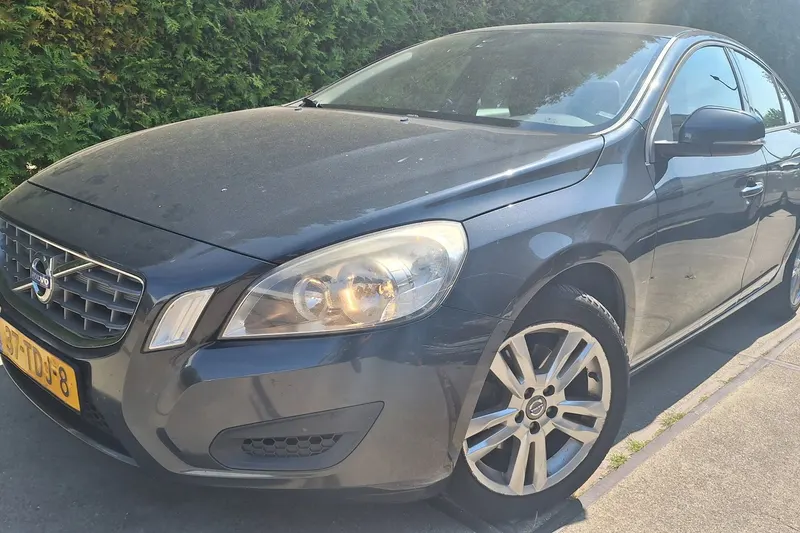 Volvo S60 (2012)