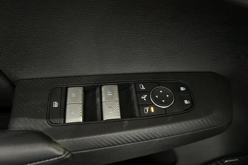 Mitsubishi Outlander (2025)
