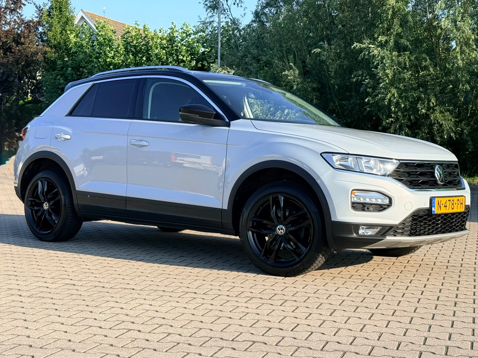 Volkswagen T-Roc (2021) — foto 1