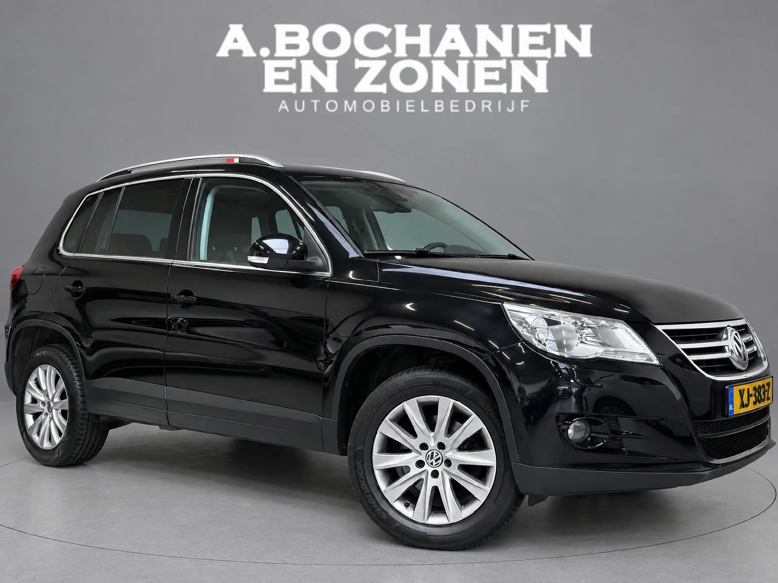 Volkswagen Tiguan (2009) — foto 1