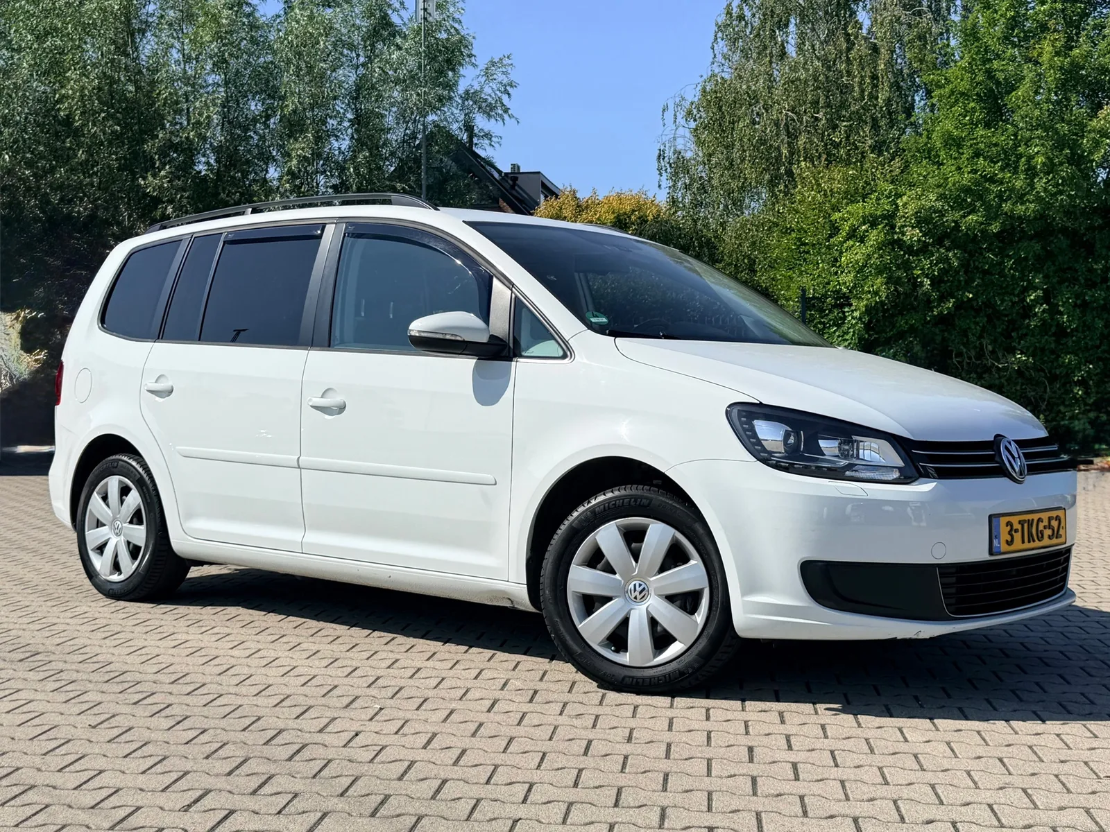 Volkswagen Touran (2014) — foto 1