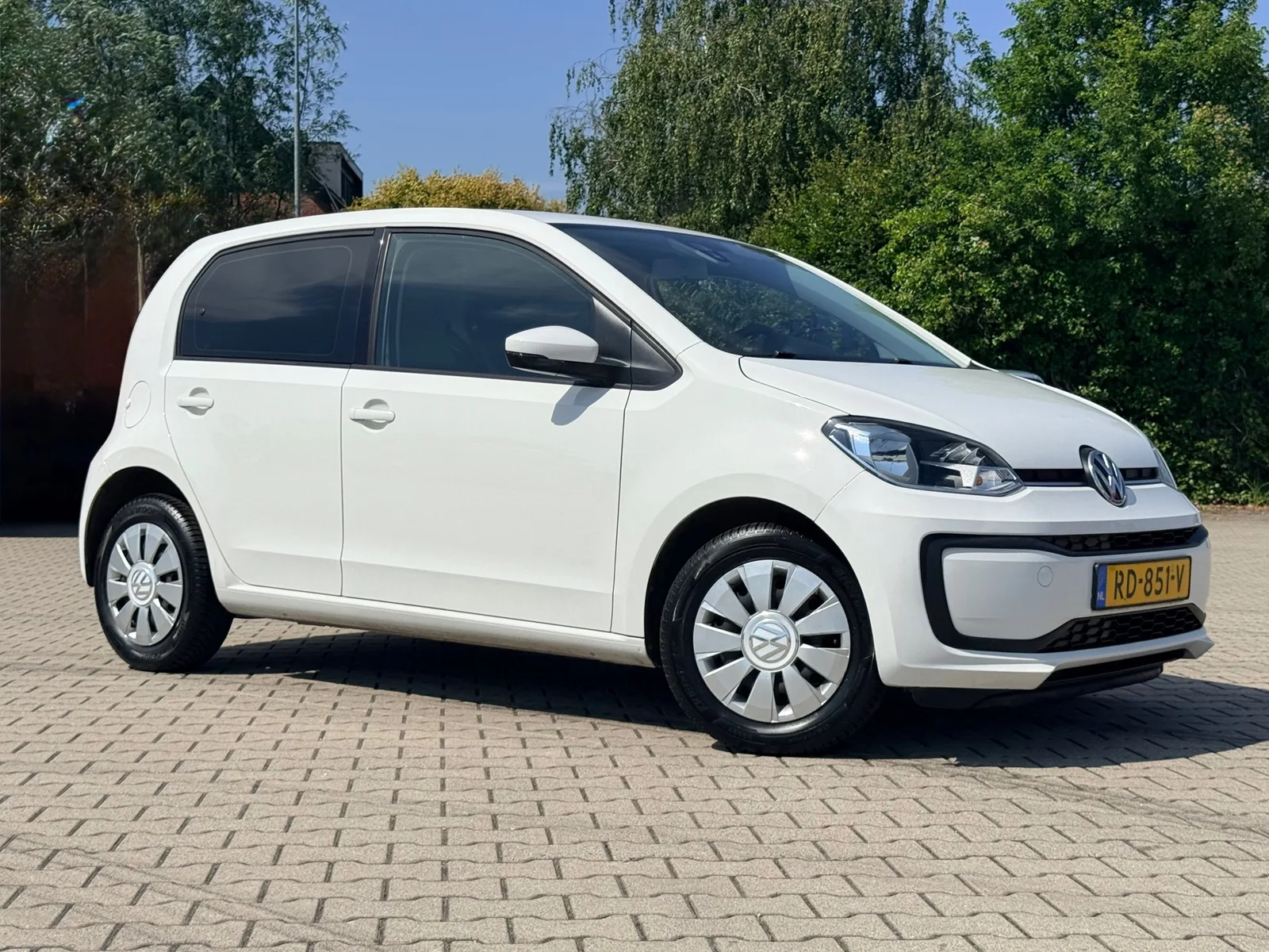 Volkswagen Up! (2017) — foto 1