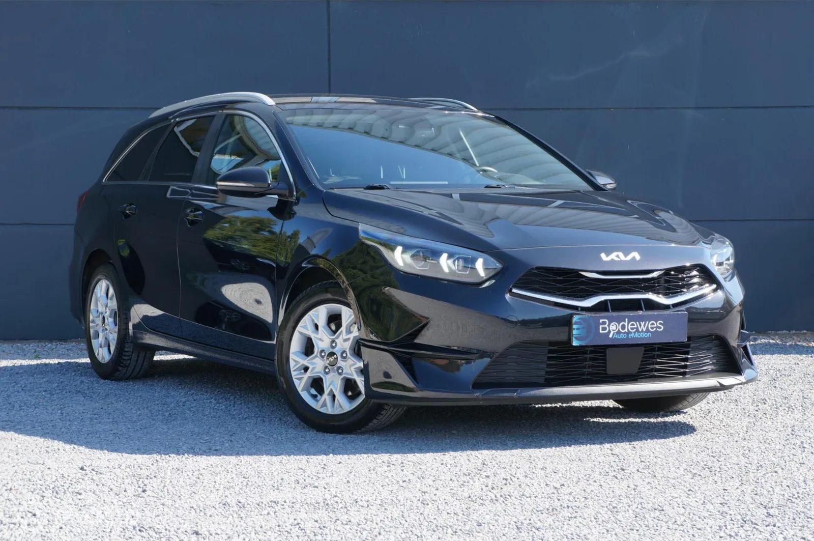 Kia Ceed (2022) — foto 1