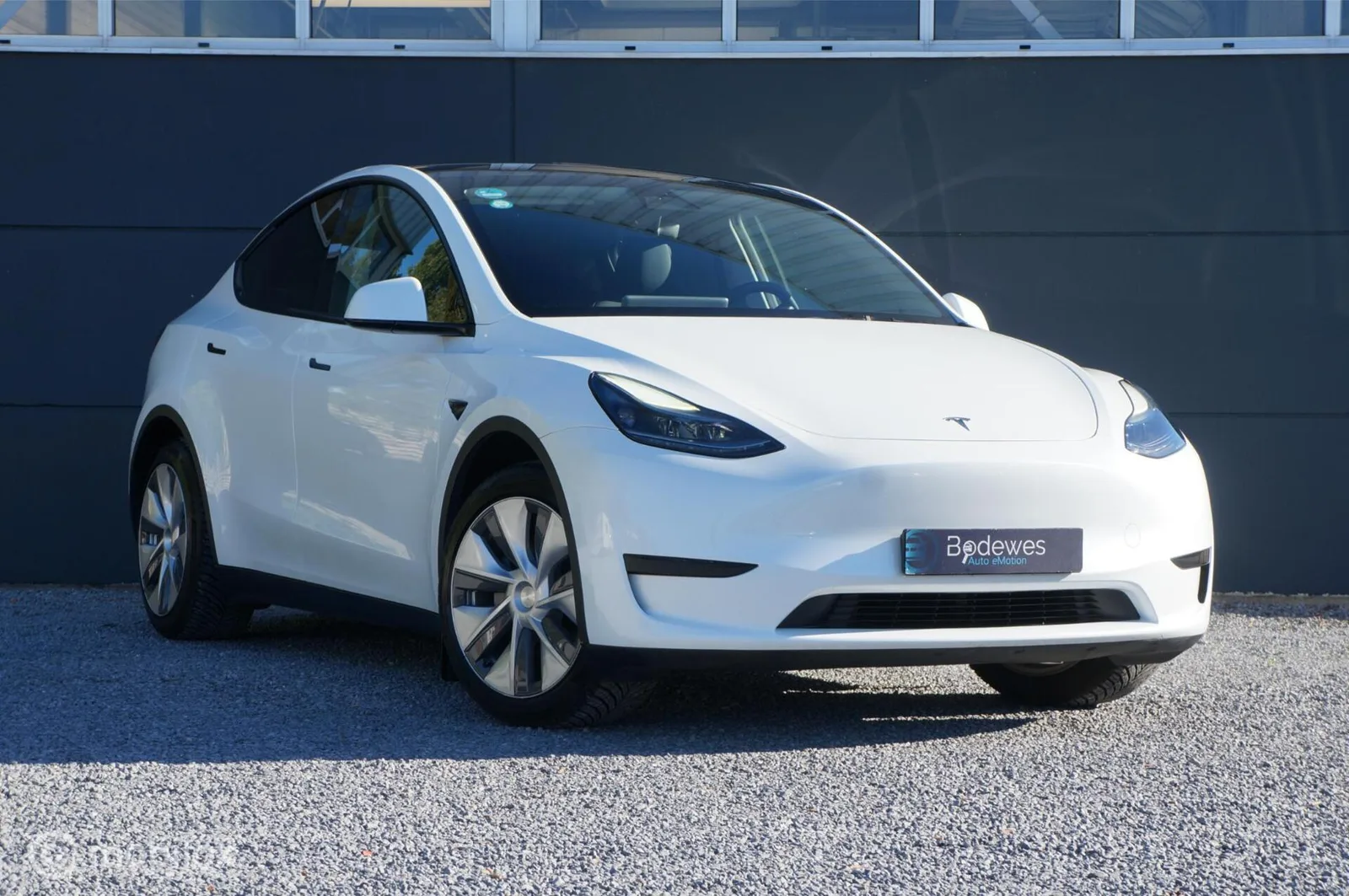 Tesla Model Y (2023) — foto 1