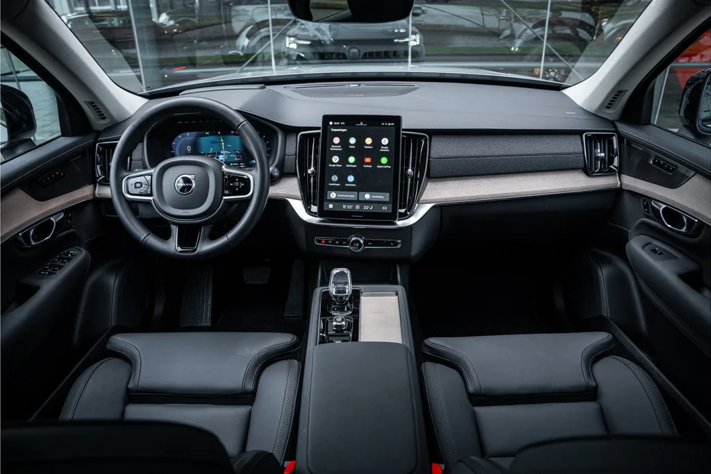 Volvo XC90 (2026) — foto 1