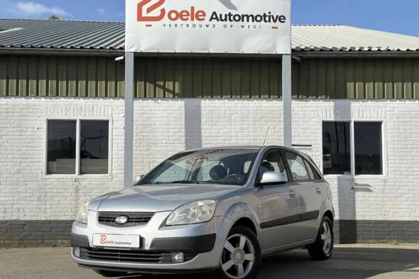 Kia Rio (2005) — foto 1