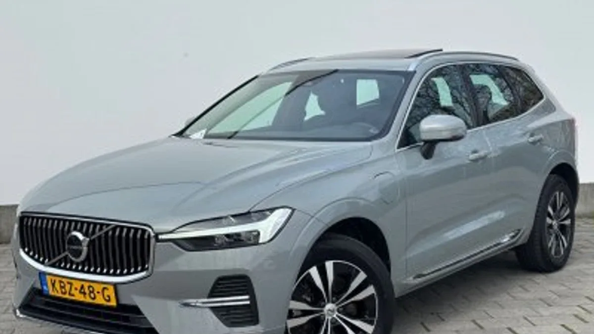 Volvo XC60 (2023) — foto 1