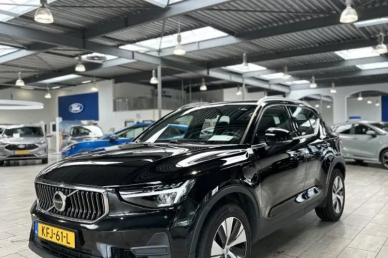 Volvo XC40 (2023)
