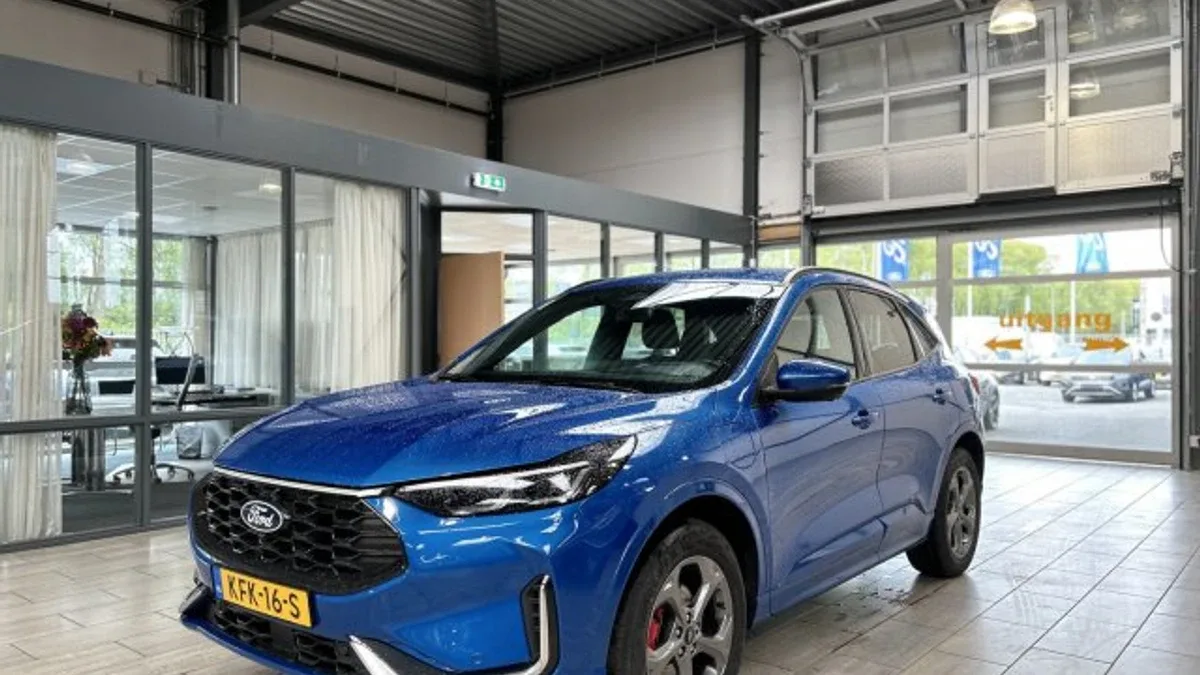 Ford Kuga (2025) — foto 1