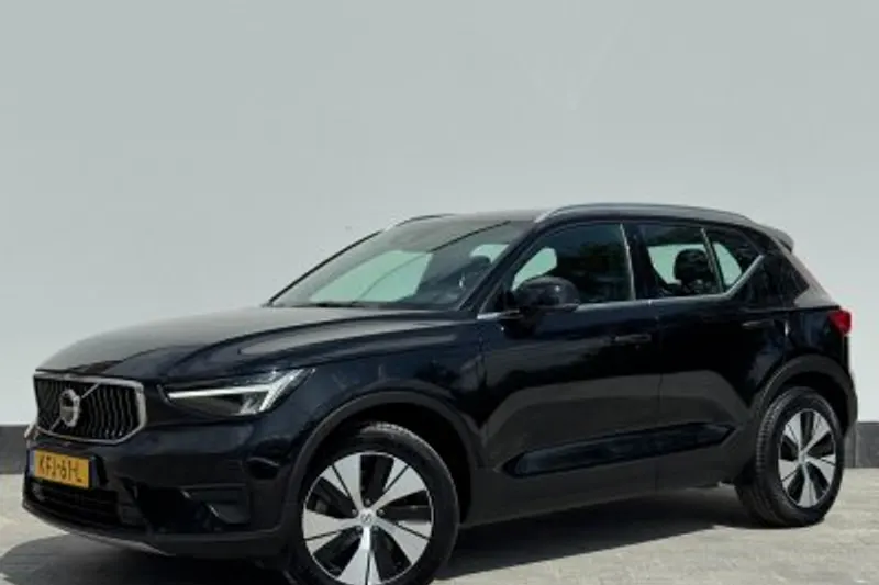 Volvo XC40 (2023)