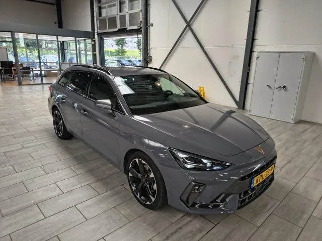 CUPRA Leon Sportstourer (2025) — foto 1