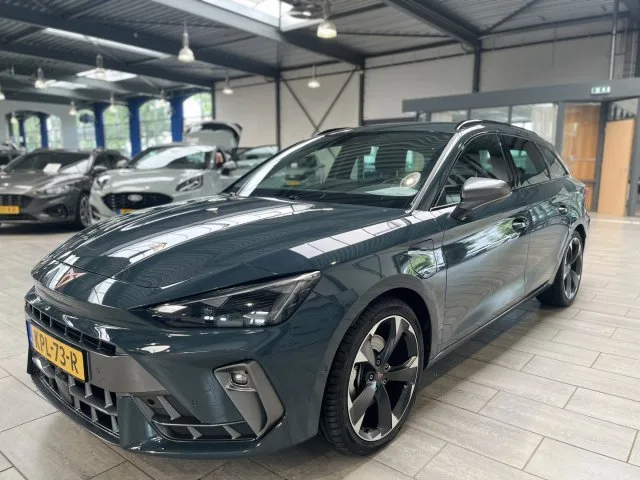 CUPRA Leon Sportstourer (2025) — foto 1