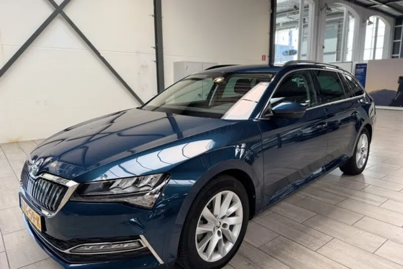 Škoda Superb (2023)