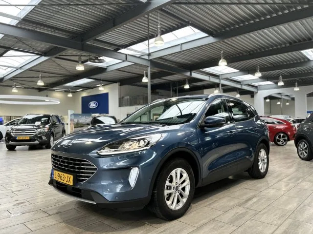 Ford Kuga (2021) — foto 1