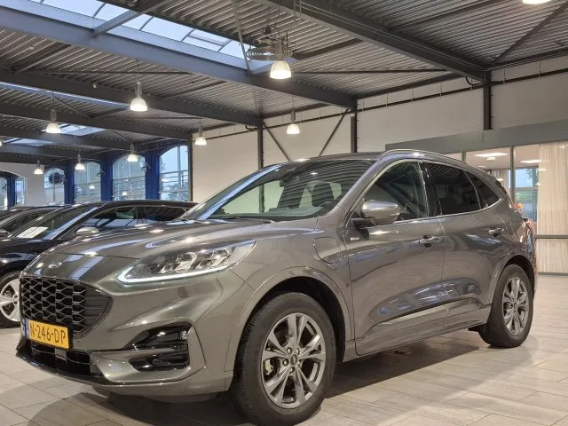 Ford Kuga (2021) — foto 1