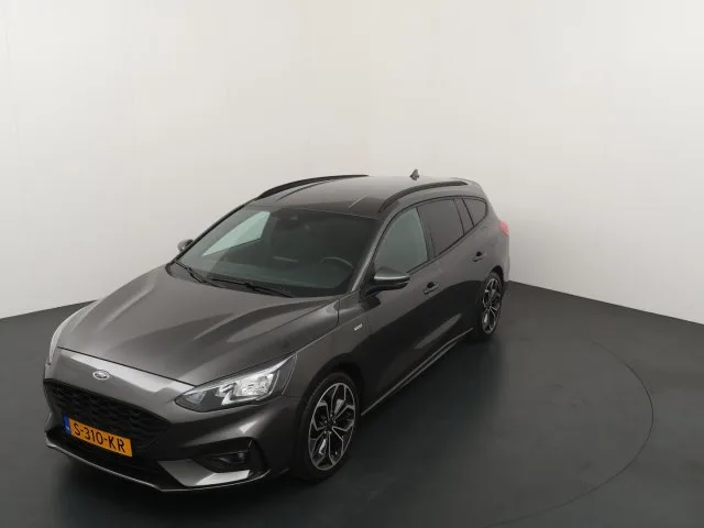 Ford Focus (2021) — foto 1