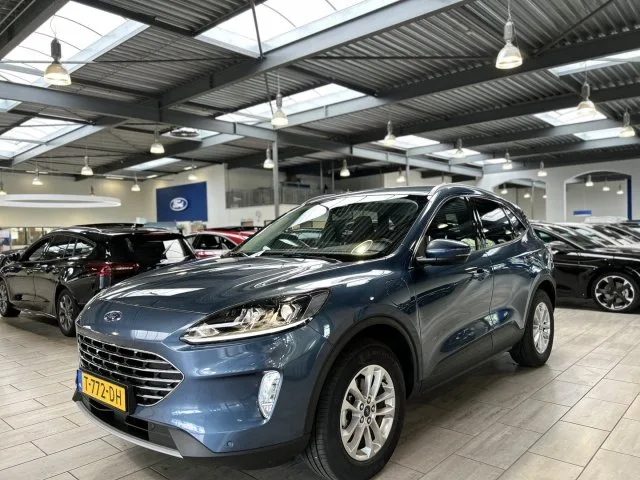 Ford Kuga (2023) — foto 1